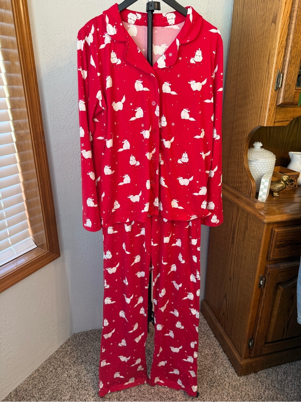 Munki Munki women’s Red & white Christmas Pajama Set with White Cats. Size Med